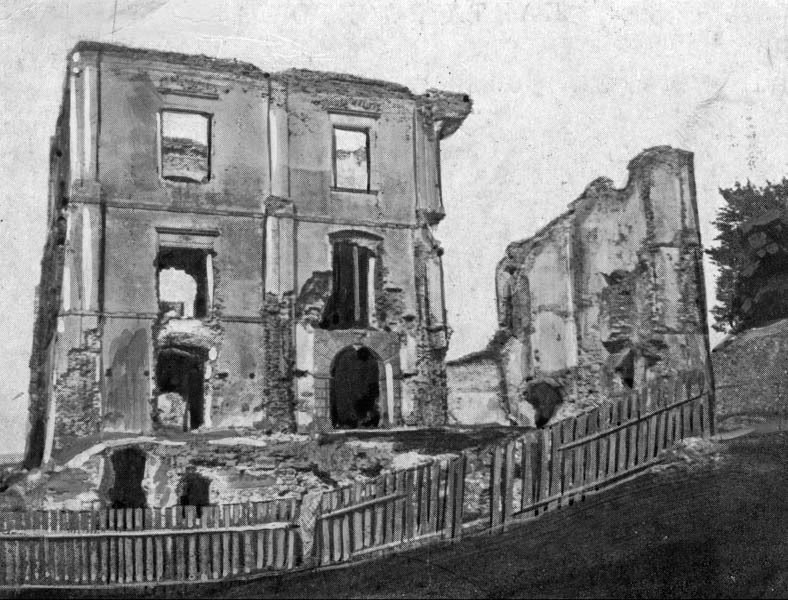 Ruiny zamku biskupów krakowskich w Bodzentynie (zbiory Narodowego Archiwum Cyfrowego)