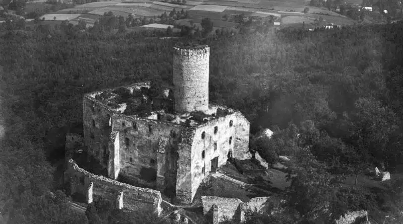 Zamek Lipowiec w Babicach