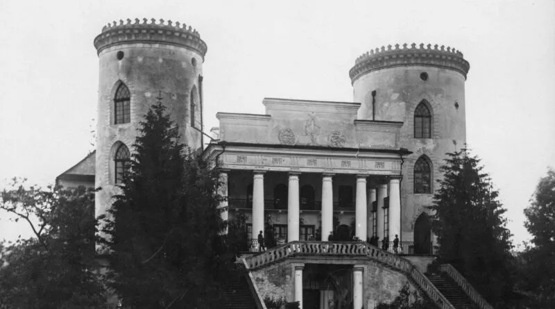 Zamek w Czerwonogrodzie