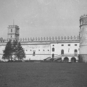 Skrzydło południowe zamku w Krasiczynie (Narodowe Archiwum Cyfrowe) Zamek w Krasiczynie